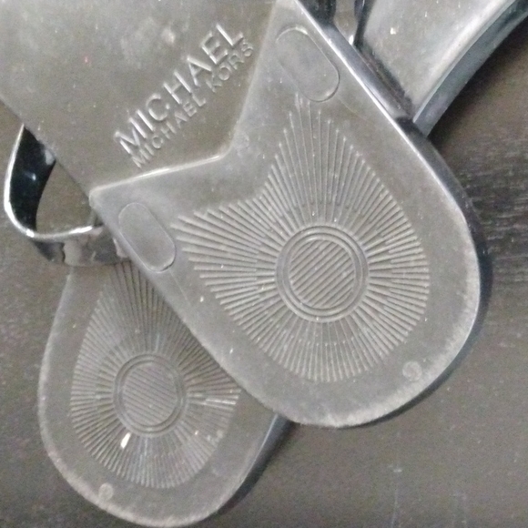 Michael Kors Black and Tan Sandals Size 10 - Picture 8 of 10